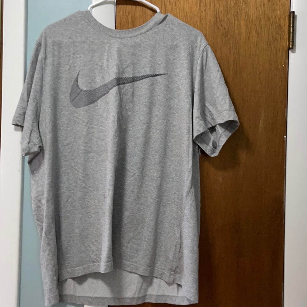 Nike gym shirt